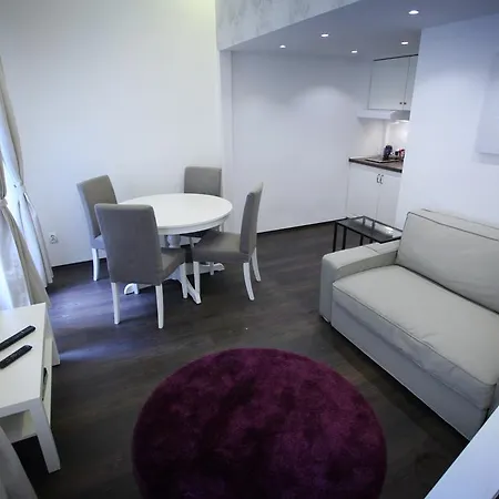 Chain Bridge Lägenhet